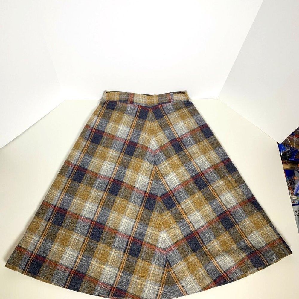 Vintage Tartan Plaid Bell Skirt Womens Size Small Made in USA, geek, librarian